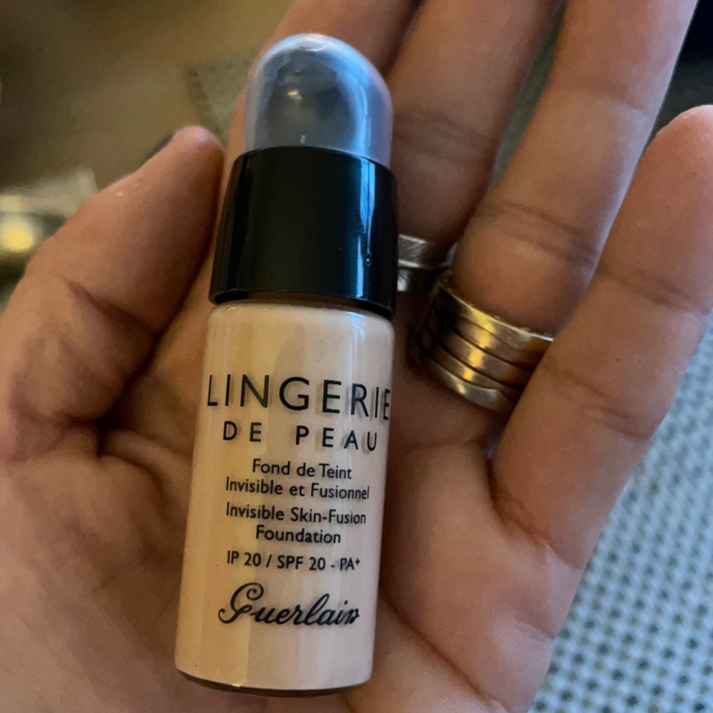 Guerlain lingerie de peau invisible skin fusion foundation #12 0.5 oz